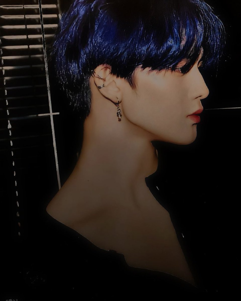 배 venus · tweet media