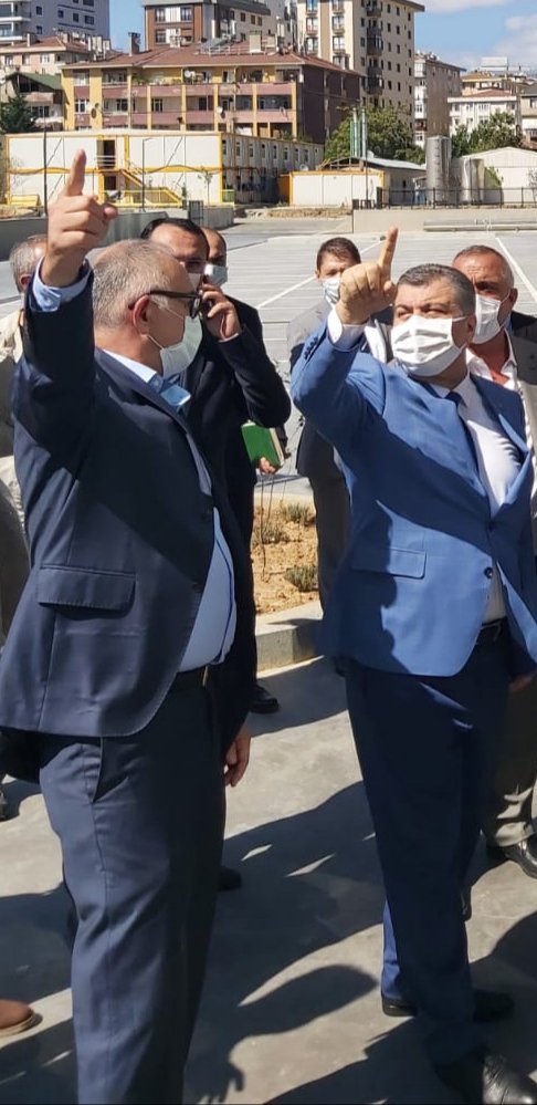 halukrona's tweet photo. Sağlık Bakanımız Sn. Fahrettin Koca,  yapımı Haziran 2020 sonu tamamlanan Göztepe Şehir Hastanesi Projemize eski hastanenin taşınması öncesindeki son incelemelerini bugün yaptı.
#tasyapi
#ipkb
#goztepesehirhastanesi https://t.co/FDviCP2tiG