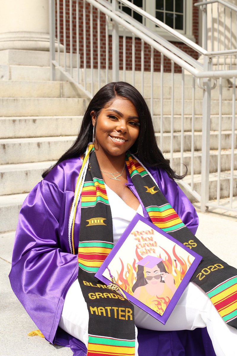 theekayyc's tweet photo. Twitter never got the grad pics 🥳 https://t.co/NTUl0VnAI8