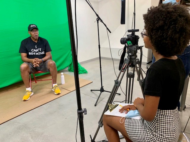 DAVArts's tweet image. We were honored to have donnie betts (No Credits Productions LLC) at DAVA a student produced documentary.  Thank you for joining these important conversations about racism with DAVA youth! #nocreditsproductionsLLC  #DAVArts #StayingSafeatDAVA #FilmCamp #MakingFilms