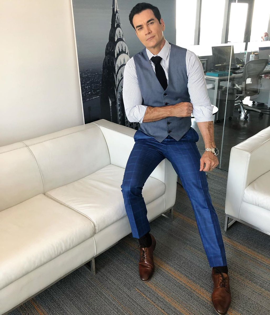 Repost <a href="/davidzepeda1/">David Zepeda</a> Imagina vivir una vida donde todos los dias son sabados y domingos. Haz todos los dias un dia de juego 🔷