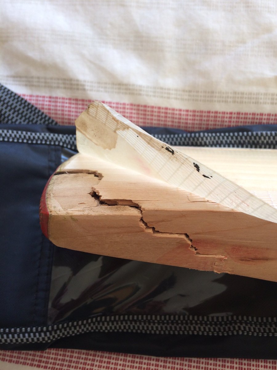 chunkystig's tweet photo. @Athersmike @nassercricket need a new bat broke my mrf any you recommend? https://t.co/eGYgU8jAd9