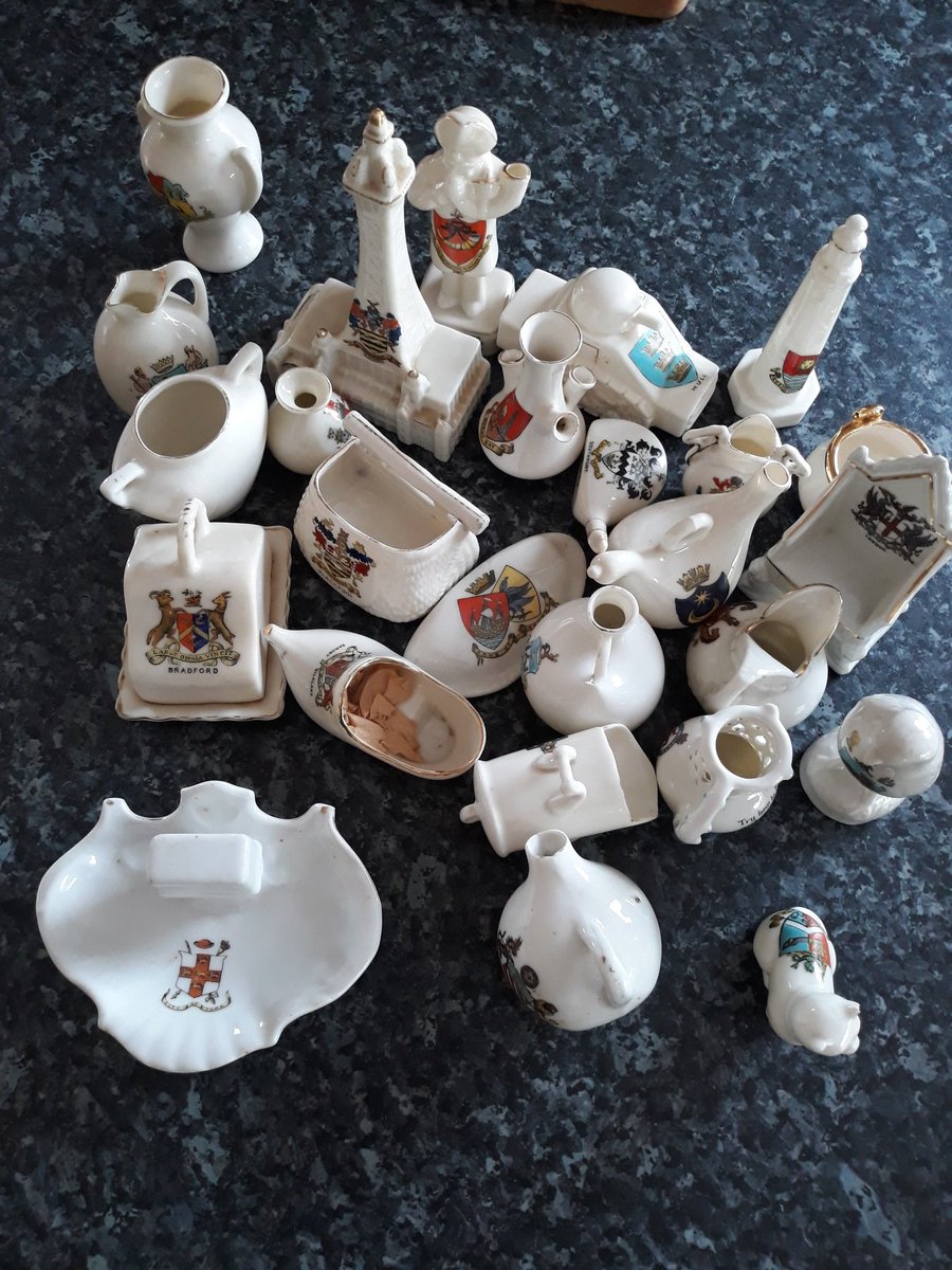 rachelmayhead's tweet photo. @GossClub  my mum has had these for years...do people really like them??! https://t.co/xrOuOxOPxd