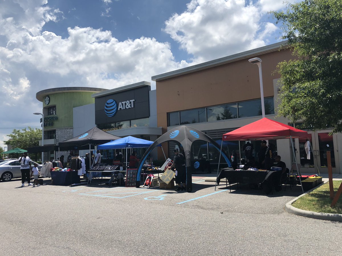 TanyaOkonkwo's tweet photo. Come on out to this Super Saturday Norfolk Foursquare!! It’s lit 🔥 @Nelson_TriggaT @GeorgeYearling @jessegaswintat @brittany_hilker @cjay0908 @DaleB1 @404girl #norfolknuggets #redmillionares #sevencityslayers #dawgpound https://t.co/5JXzeiD5ei