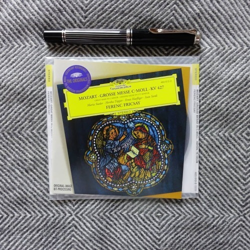 ClassicalCritic's tweet photo. #morninglistening to #Haydn #TeDeum + #Mozart’s #CMinorMass on @dgclassics w/@DSOBerlin / @RIAS_Kammerchor, #ErnstHaefliger 🥰, #MariaStader, #HerthaTöpper &amp; #FerencFricsay

Amazon: https://t.co/PTtshtXydo

#JosephHaydn #WolfgangAmadeusMozart

#classical… https://t.co/aQoEE0aOAE https://t.co/P9obMyWjqK