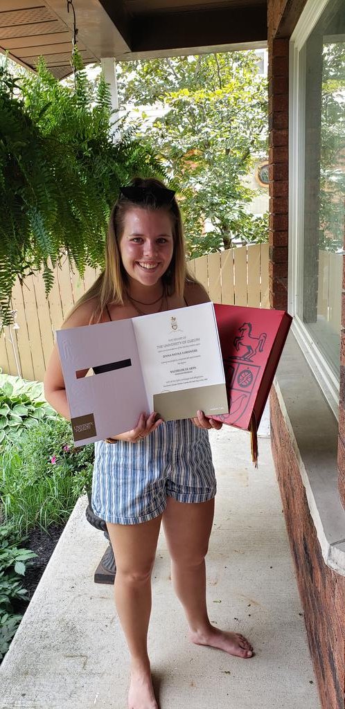 lobbyspearlz's tweet photo. She didn't walk across a stage but she crossed the finish line with Distinction. Congrats Jenna. We are so proud. Gryphon forever https://t.co/qhdMzSUC0Z