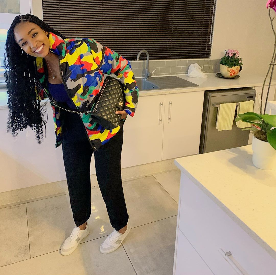 StyleCupid2's tweet photo. The beautiful Natasha Tlagae rocking our knotless goddess braids😍😍
We appreciate the support ❤️

Don't forget to make your bookings loves💕
#GirltalkBW
#PlugAlertBW
#PushaBW https://t.co/ZXP154VFxV