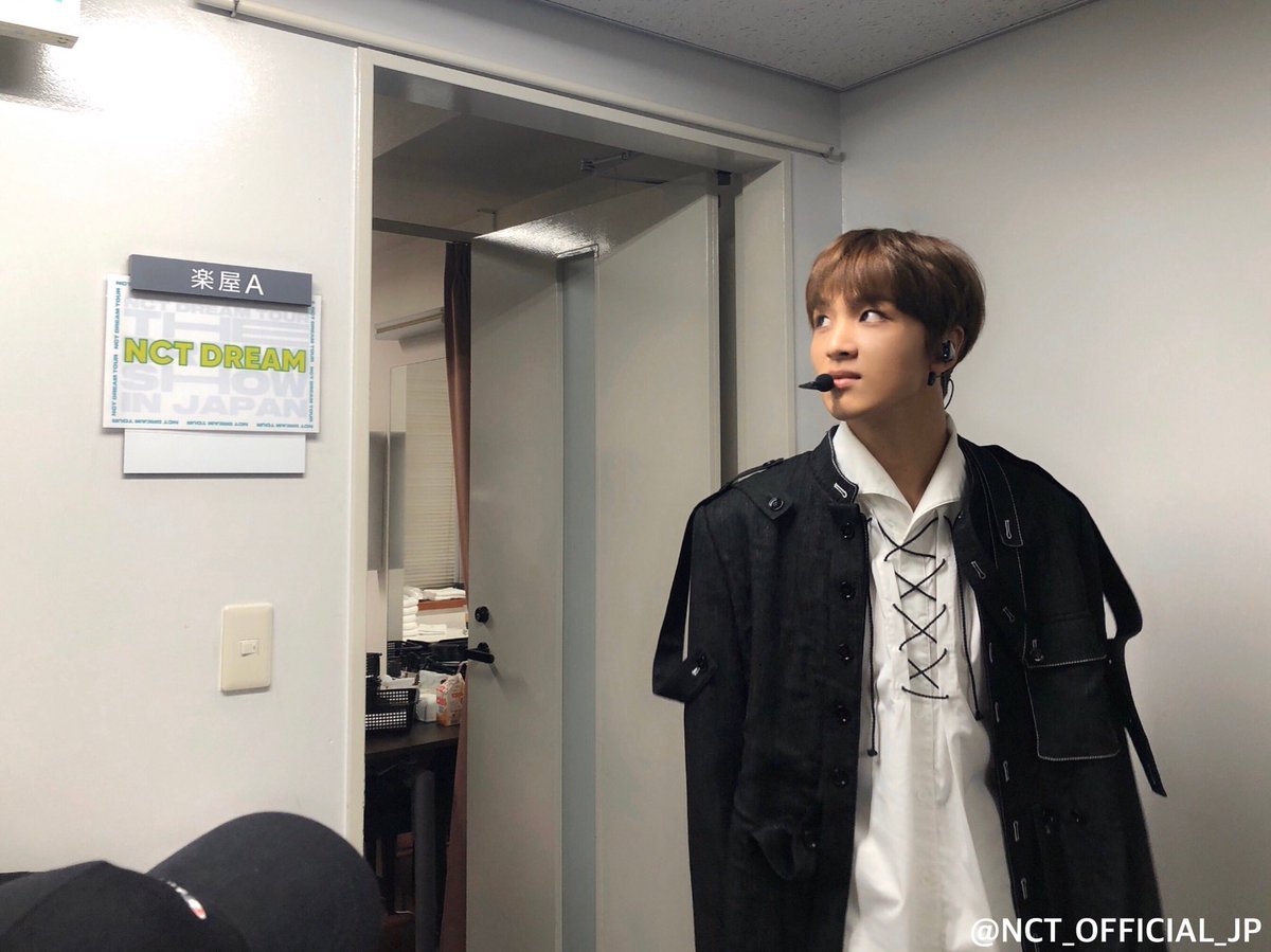 HaechanMexico's tweet photo. 200725 | #NCTDREAM 

<"THE DREAM SHOW" - en JAPÓN 

Recuerdos # 49

Después del ensayo el primer día en Kobe ¡Estamos esperando que el concierto empiece en el vestidor! https://t.co/D2Qv1gha7y