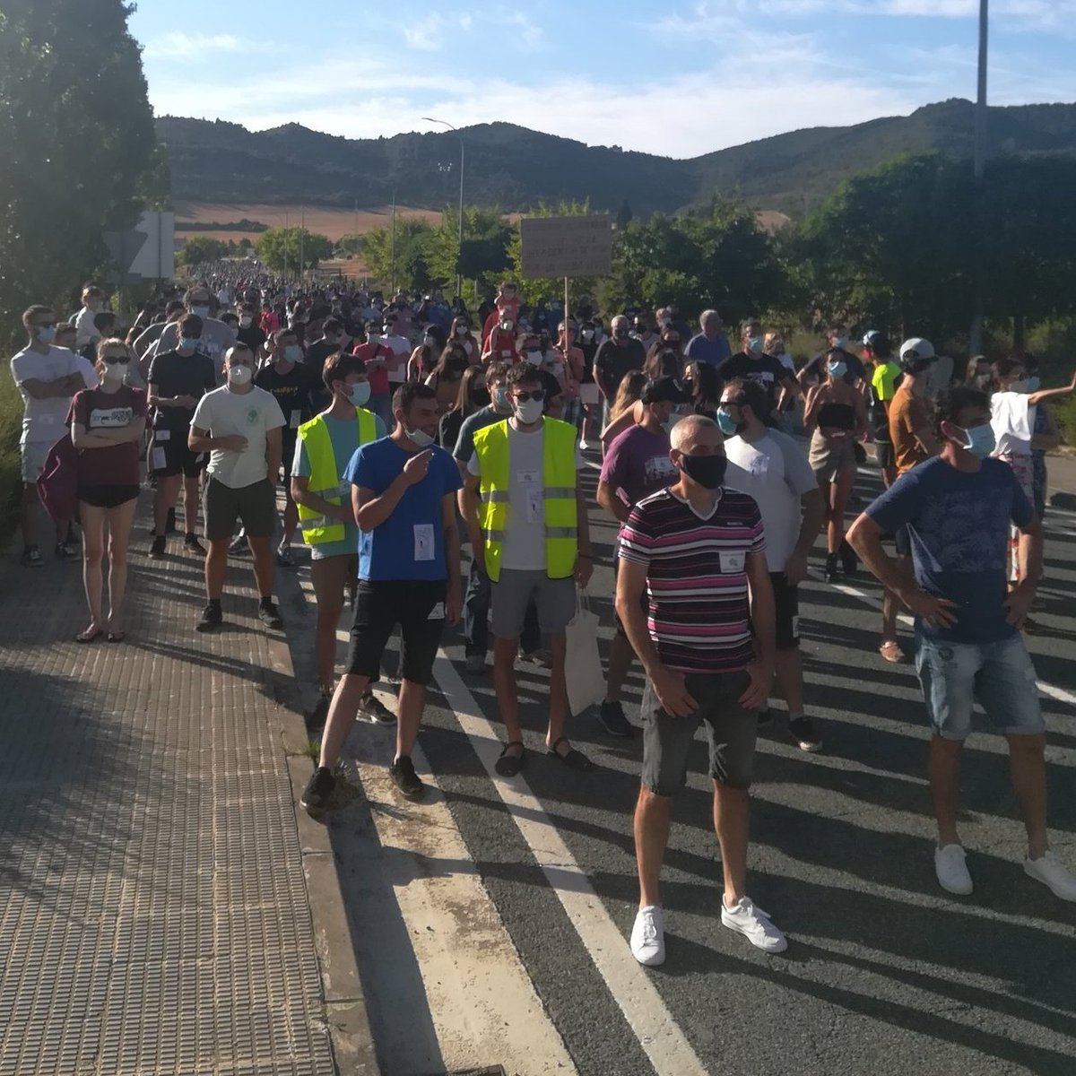 🚨 Lo que esconde la deslocalización de Siemens Gamesa en #Agoitz #Aoiz es claro: precarización laboral e intereses de unos pocos frente al futuro de 239 trabajadorxs y sus familias.

✊ Gora langileon borrokan!

Iratiko herriak bizirik!
¡Queremos pueblos vivos!

#GamesaEzItxi