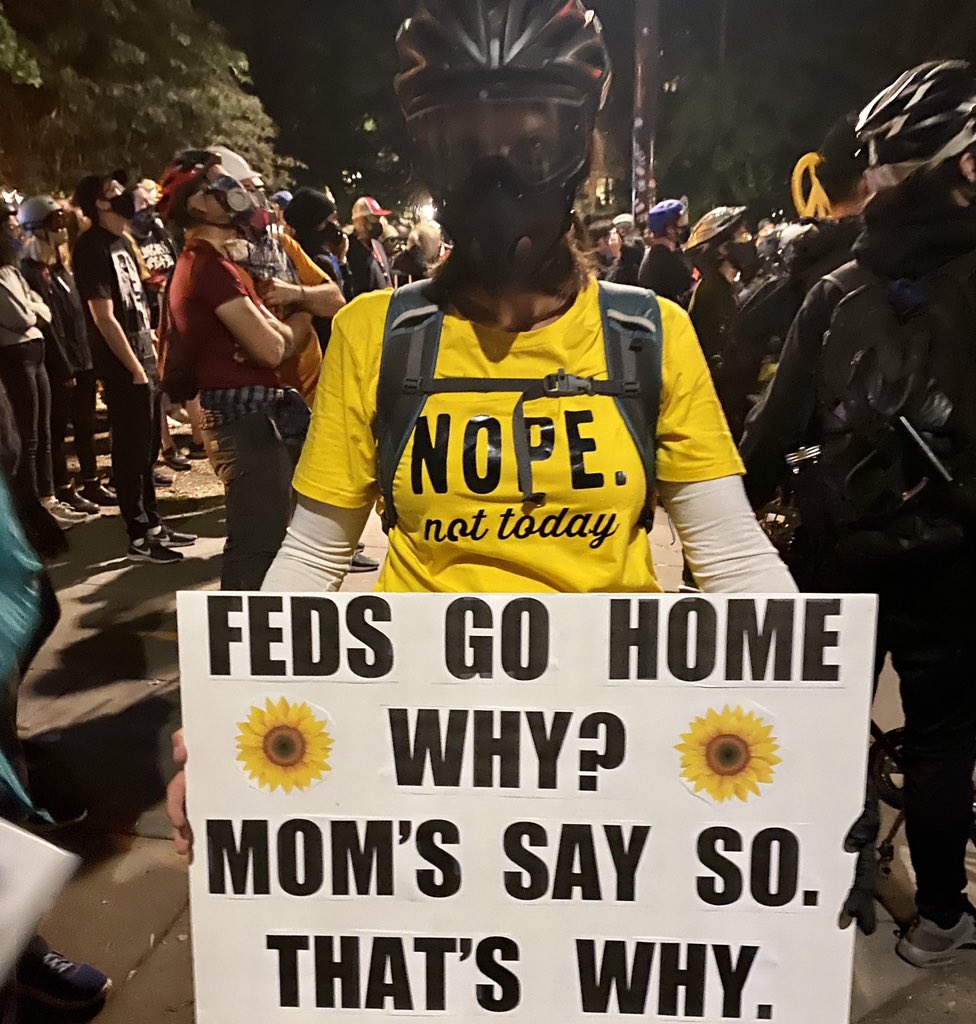 SimonJester007's tweet photo. Such brave, patriotic souls 💙 #PortlandMoms #WallofMoms #WallOfDads #WallOfVets #SupportPeacefulProtest 🕊 #ProtectOurProtesters 👥📢👥👥🗽
@LexiSkyeWalker @democracee @HLStockenstrom @mmpadellan @StopTheShitnado @polidan_sharon @B52Malmet @RabbiJill @MizWickham @lovemoz1wtp 😎 https://t.co/4Bhl14L52N