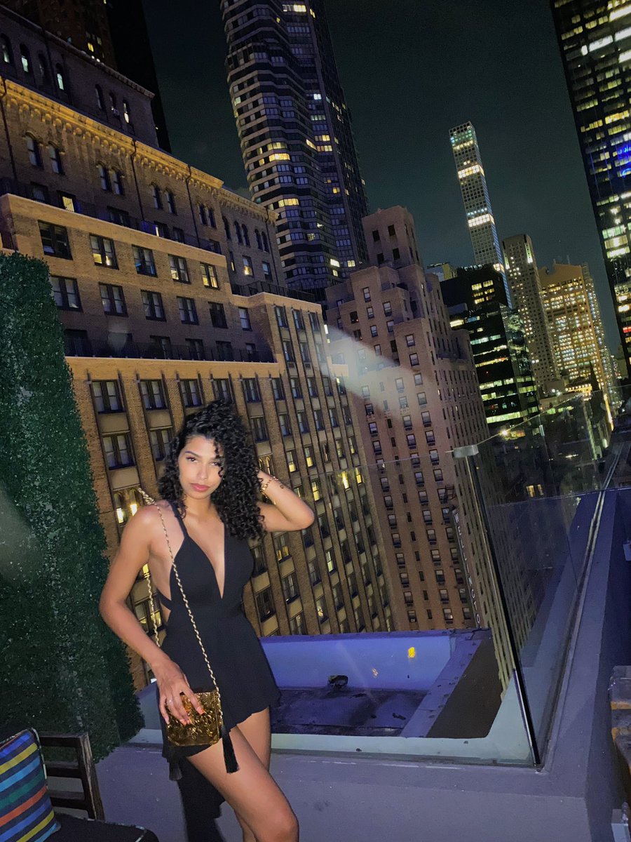 curly_s0ul's tweet photo. 🏙 https://t.co/gwDbP9zj86