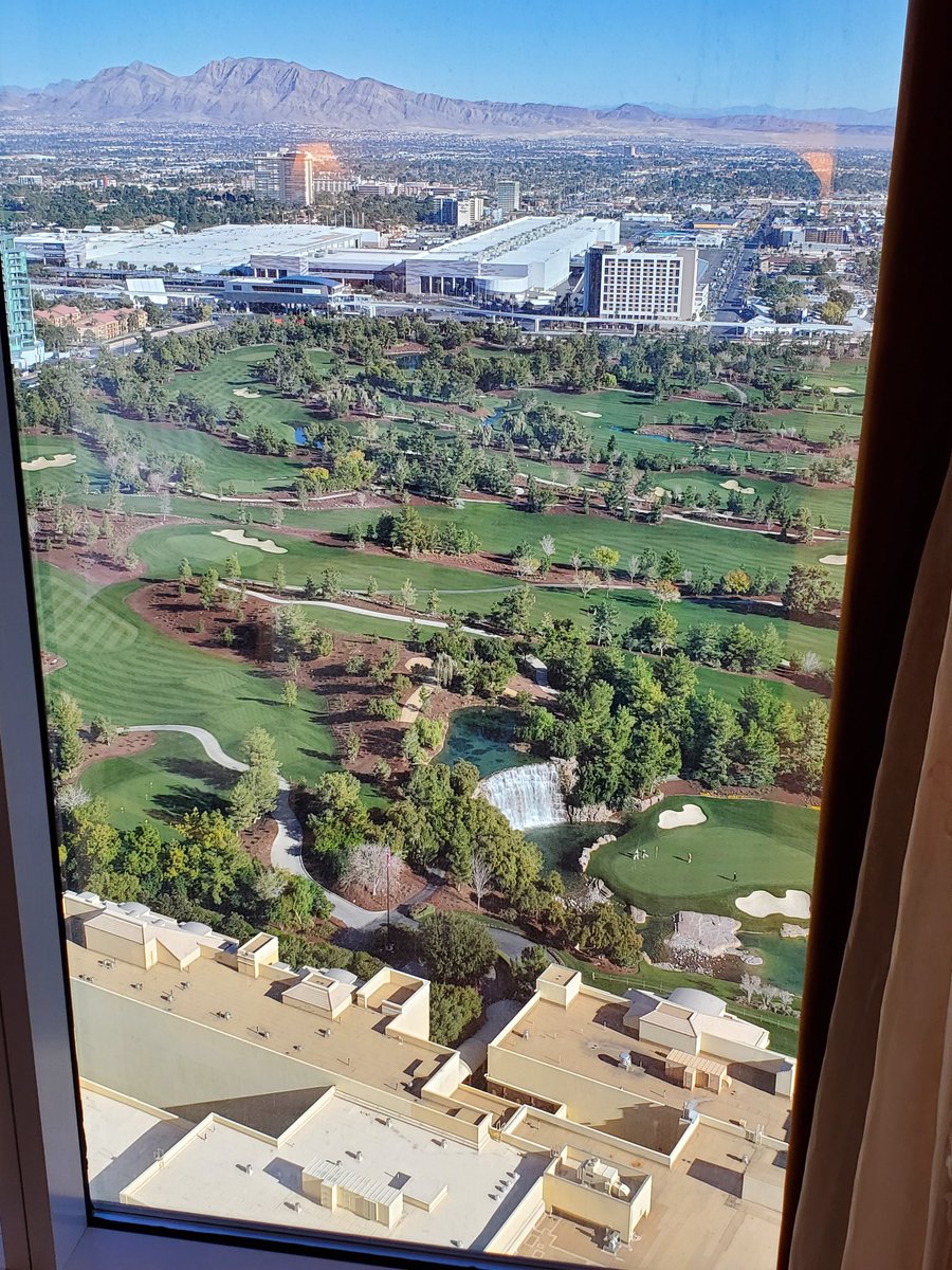 LVSKnights's tweet image. #wynn wish I could visit...free rooms and resort credits oh my #borderclosed #ocanada #missyou #vegas @WynnLasVegas