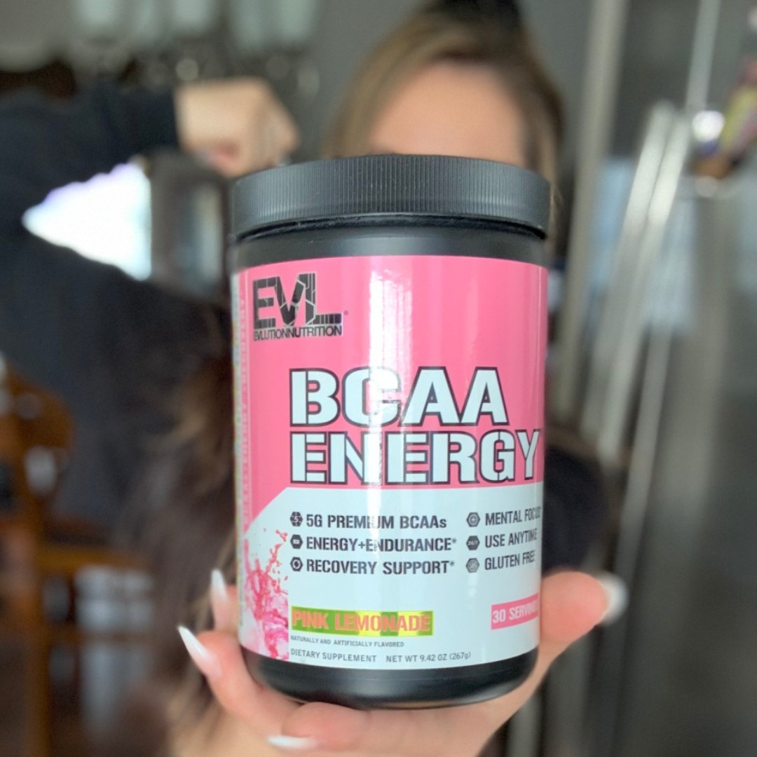 EVLsports's tweet photo. Have you had your BCAAs today? #EvlutionNutrition
#TeamEVL #EVLathlete: @beckysofit
#EVLSports #EVLnutrition #EVL #Evolve #BCAAEnergy https://t.co/imWSc8jWON