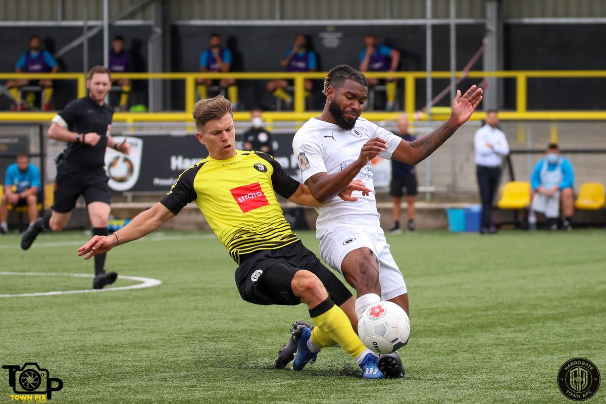 HarrogateTown's tweet photo. Matchday Gallery 🔗https://t.co/2OB3lPZoo7

⚽️ Town 1-0 @BOREHAM_WOODFC 
🏆 National League Play-off Semi-Final
📍 The CNG Stadium
📷 Pictures By @TownPix https://t.co/uh23yMGd8S
