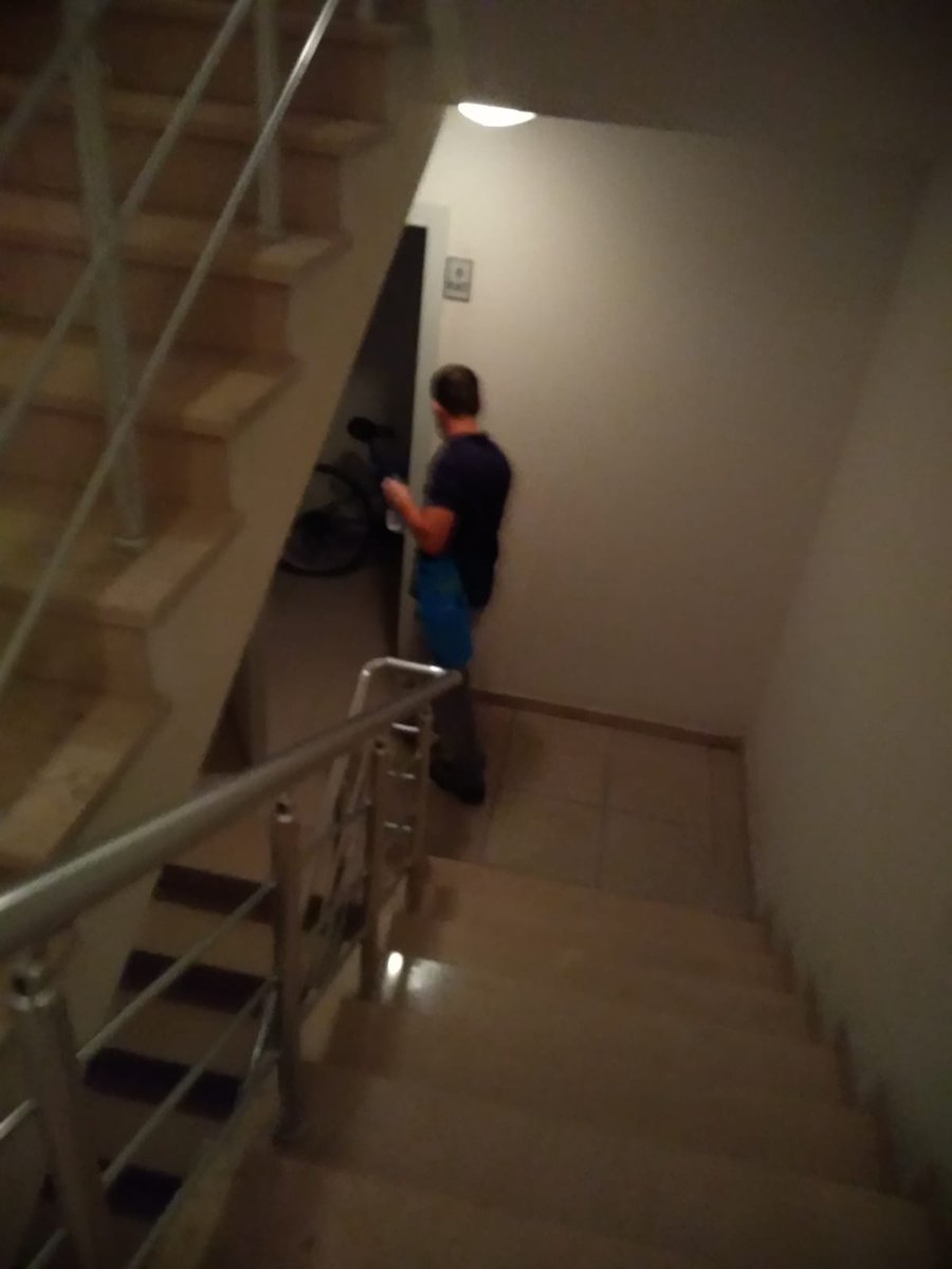Gün içerisinde ortak alanlarımıza rutin ilaçlama yapıldı.

#solarkent #solarkentsitesi #solarkentsiteyonetimi #solarkentyonetim #solarkentresidence #solarkenttemizlik #solarkentteknik #solarkenttunel #solarkentkule #temizlik #hasere #bocek #ilaclama
