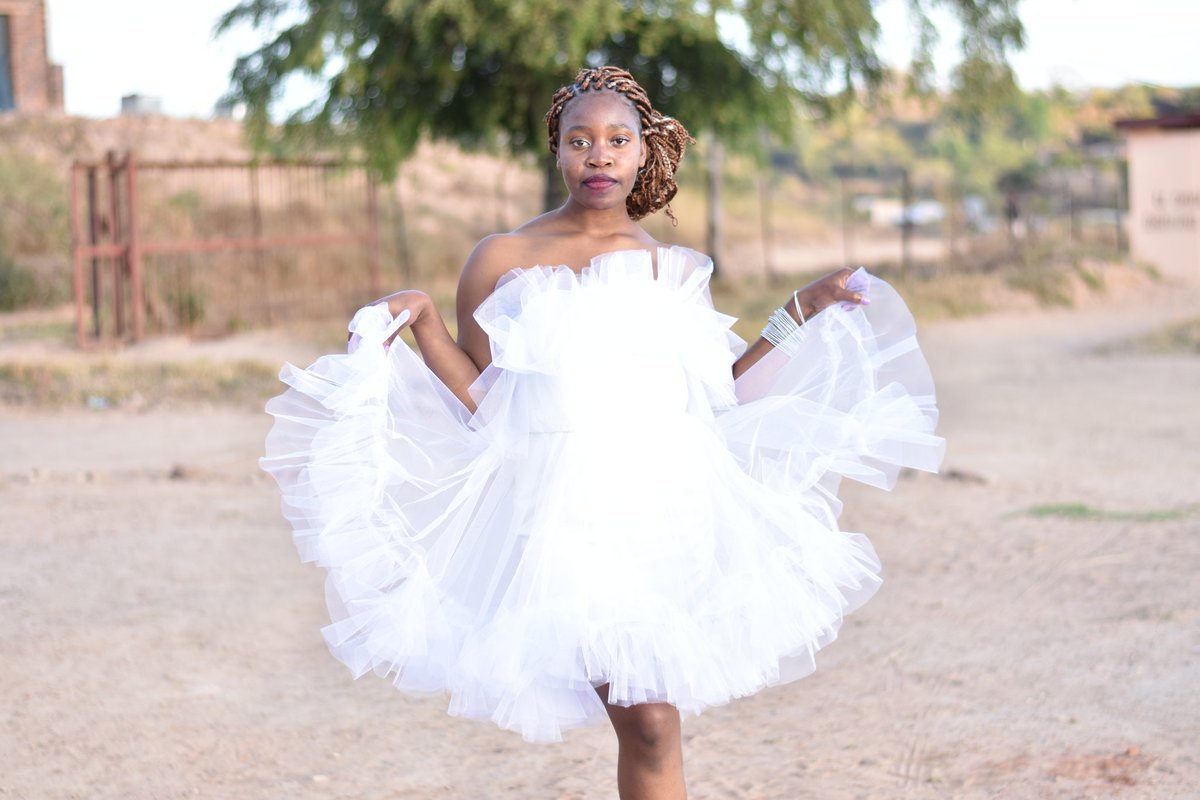 Murabelladesign's tweet photo. Crown your own style with murabella designs ๐ฏ
#whiteisalwaysright
#choosemurabella
#murabella_designs https://t.co/rBaRTIGaiO