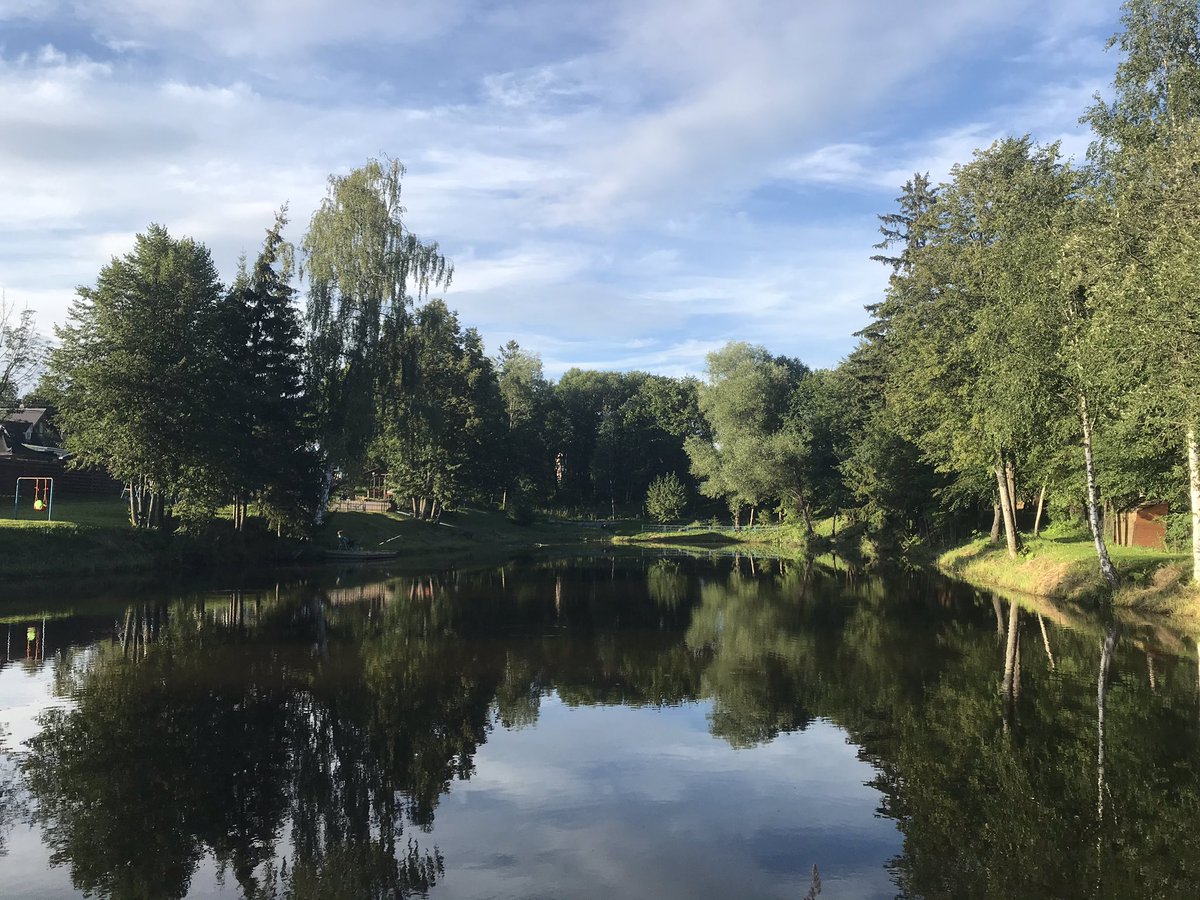 salabaichik's tweet photo. Я никогда не проводила столько времени за городом, как в этом году. И теперь, когда я все чаще работаю в Москве, могу точно сказать: что-то во мне, всегдашней поклоннице ритма жизни больших городов, изменилось навсегда... https://t.co/dh5gaPpyHJ