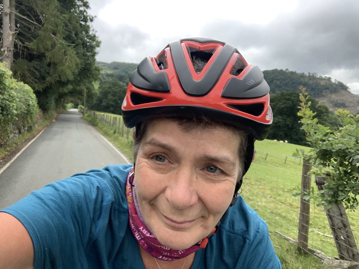 BeicioGwenda's tweet photo. Today a gentler ride to @Rhug_Estate via Corwen to catch up with family for the first time this year! #BeYouByBike #WFOC https://t.co/NllNwergi7