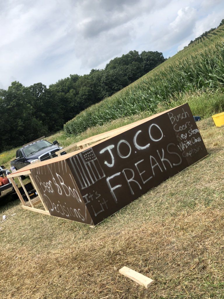 JoCoFreaks's tweet photo. Starts at 9. You know where. DONT PULL INTO THE HOUSE. WE DO NOT OWN IT ANYMORE. DRIVE INTO THE CORN AND I SLIT YOUR THROAT. https://t.co/raPPWkJCR8