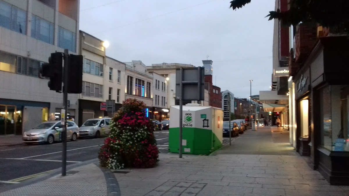 These are just a few pictures of Limerick City Center I took at 9.30pm on a Thursday night. They're installing 'parklets' on O'Connell St. which has no pedestrian crossings. Zero. 23/