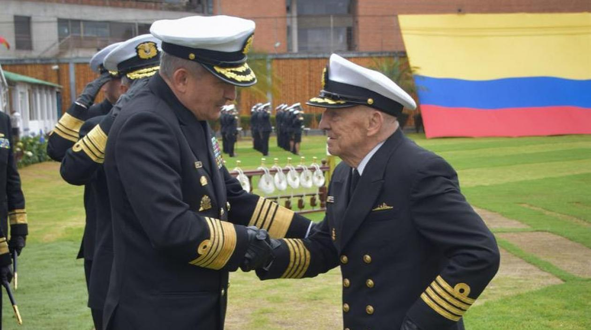 zonacero's tweet photo. Falleció el capitán Luis Felipe Mantilla, el marino más antiguo del mundo
https://t.co/d8aaD8kxA4. https://t.co/RuMbZimhHB