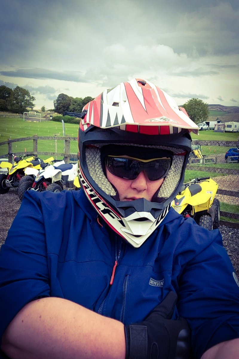 VeeCheeky1's tweet photo. Could do this everyday, some fueled escapism. #coolprincess 😁😎 https://t.co/h0tiwhQ1MG