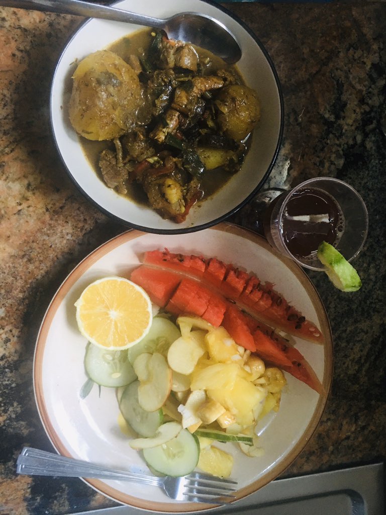 Chefayo_NG's tweet photo. Stuck with cooking #Chefayo #Abuja #PrivateChef. Steak pepper soup with Cinnamon, Cloves, Galangal, lemon zest........ and over 10 more herbs and natural spices. #ChefayoWeekends Are you taking the dark rum mixed with orange and lemon before or after eating your horny potatoes? https://t.co/Nh00eutSmY