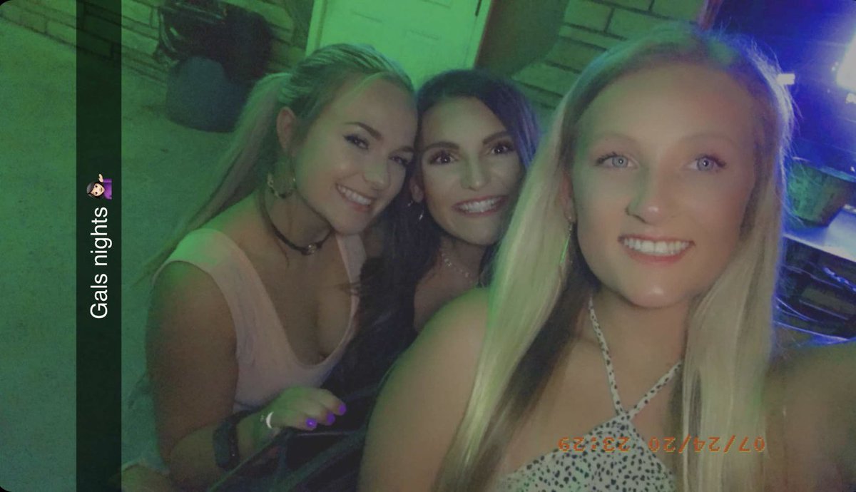 KayleeMcKinney2's tweet photo. 👯‍♀️ https://t.co/uCKwuDYktZ
