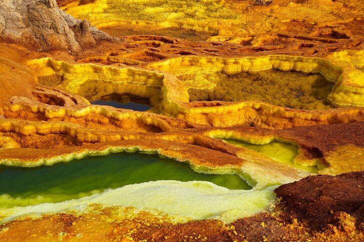 2. Désert de Danakil, ÉrythréeDe l'acide sulfurique bouillant et des gaz, une chaleur brûlante et de la lave en fusion, ce n'est pas la description de l'enfer, mais du désert de Danakil en Érythrée.