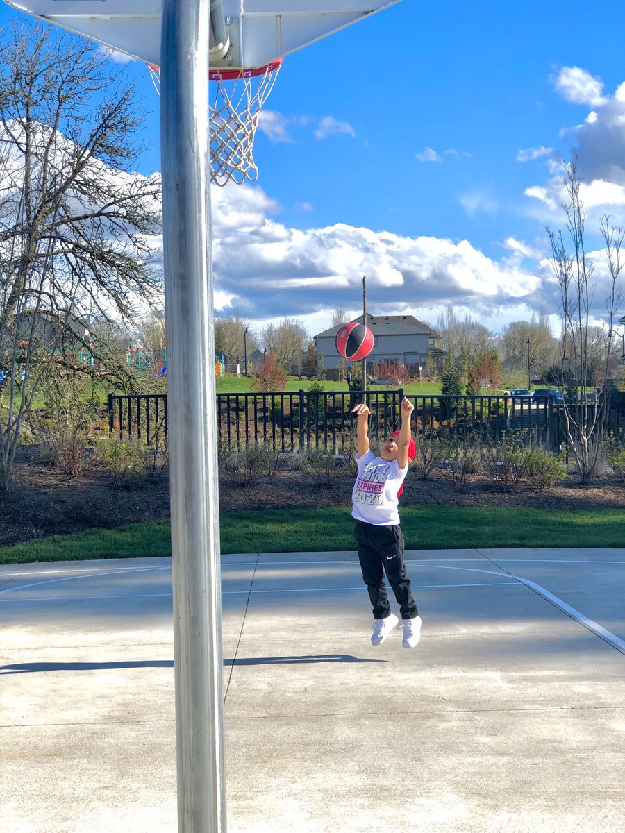 BravenBoyd's tweet photo. It’s the @WNBA opening weekend so you know what I’m on🏀😛 My moma @A_Phoenix_Born got game so it’s in my 🧬 #WNBAkid #WNBAbaby #BallIsLife #SwooshFly #BallerKids #BallerBabies #WatchMeWork #SheGotGame #WNBA https://t.co/53DQHOnv5q