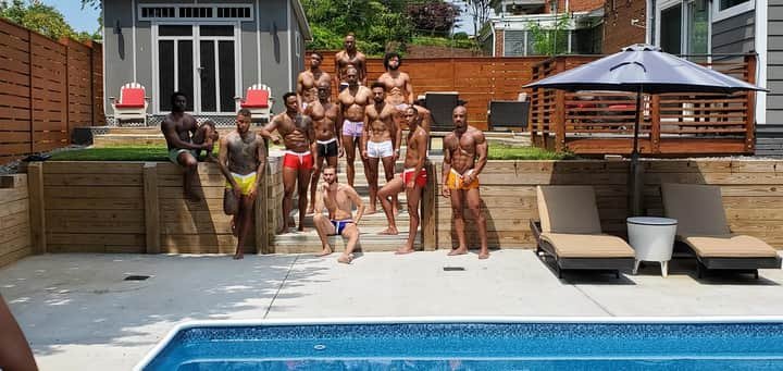 wolfestreet's tweet photo. Behind the scenes shots from today's swimwear shoot in DC https://t.co/vwNuZsGrYP