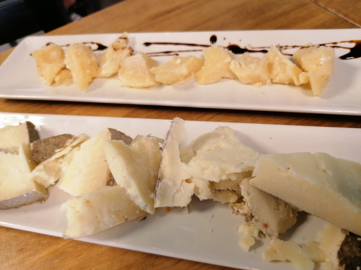 ialbesa's tweet photo. Avui per fi he anat a La Mala Vita de Reus. Amables i molt bon servei. Molt ben presentat i força bo. Recomano... 
@malavitareus1 https://t.co/IyXvzzRgci