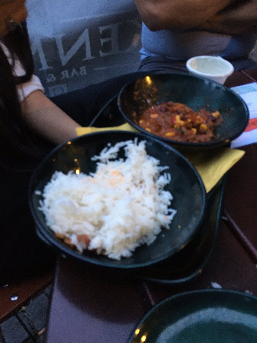 oliverdoyle's tweet photo. @UncleBens jasmine reckons your Jasmine rice is rubbish. Just sayin like 🤷‍♂️ https://t.co/BOzIGGwUV5