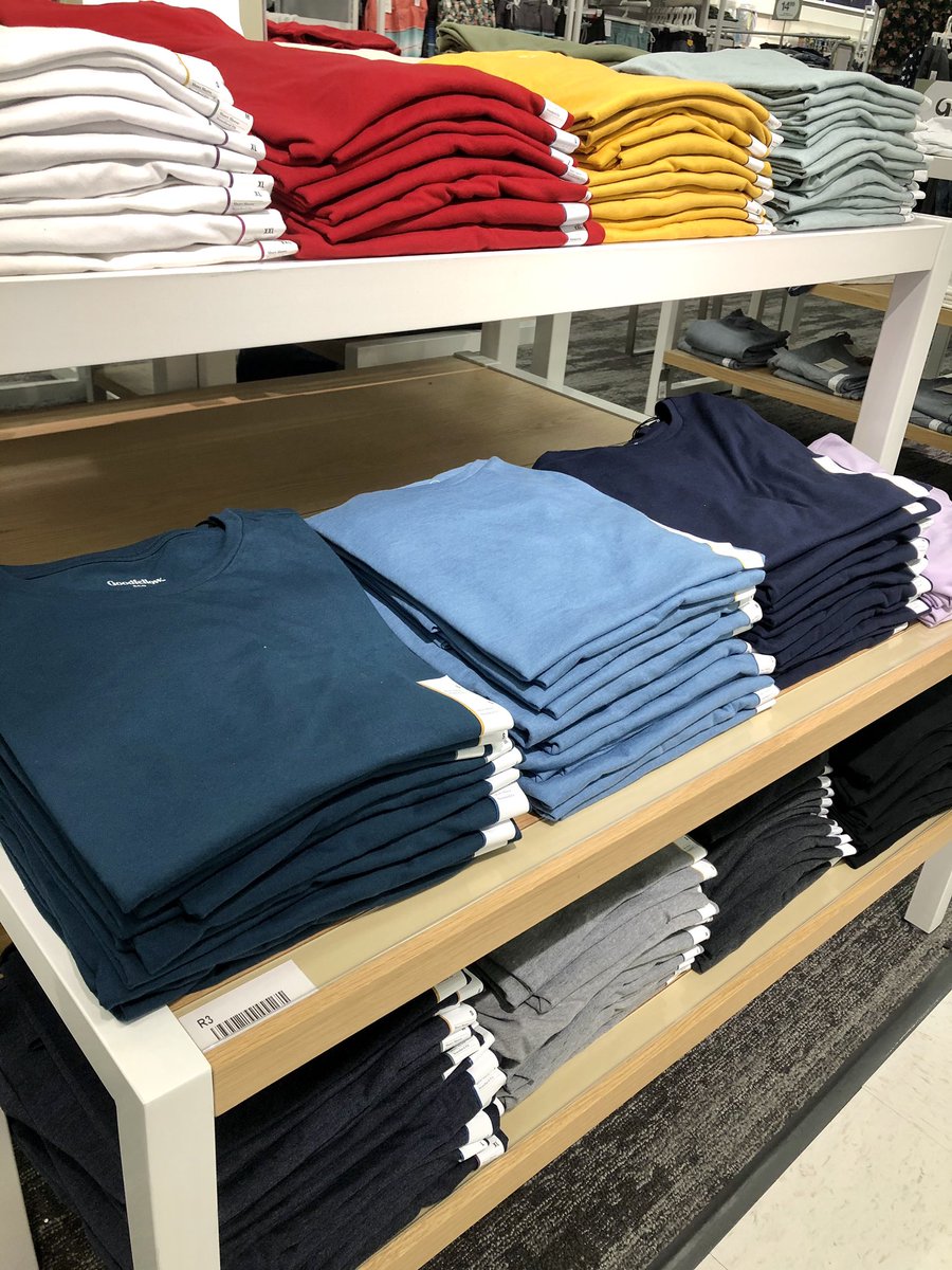 The Target gods blessed us with a bountiful truck today!! 🙏🏻🙌🏼 #T1509 #stacksonstacks <a href="/Courtneywin3/">Courtney Winchester</a> <a href="/BrianLeas/">Brian Leas</a> <a href="/heit_tim/">Tim Heit</a> @nick_waller15 <a href="/afadnesstarget/">Amanda</a> <a href="/RicaDevas/">Erica DeVasier</a>