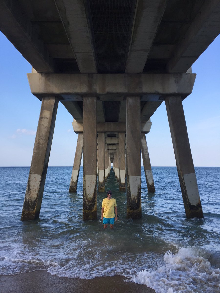 ramseykhamed's tweet photo. Give into the pier pressure and go on vacation. Paradise is at the pier. #jennettespier #underthepier #nagshead #outerbanks #obx https://t.co/PGCwclajLi