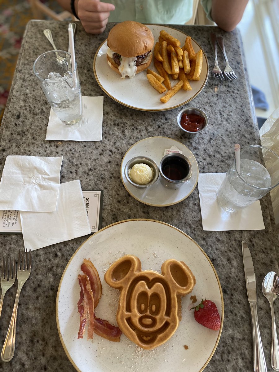 kristenduvic's tweet photo. Thank you to Rola from Grand Floridian Cafe for making our first time back to the resorts so special! Your warm personality, attention to detail and dedication to ensuring everything was safe and clean made for an amazing experience! We can’t wait to come back #castcompliement https://t.co/SAsjfTCft5