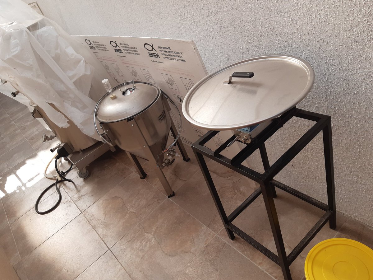 Guayaquil_beer's tweet photo. Esta belleza #Blichmann #EasyBrew de 10 Gl que después de 4 años de comprada AUN NO SE LA USA es virgen 😱 !!!
Parece que la inauguramos en agosto...q 😄
@BlichBeerGeek @eldiaDlacerveza @cervezadviernes @Markus_Beer84 @guilleiwd @JaNaGaLl @artesanoos @CervezaRudim @craftesanos https://t.co/96iev7tZZr