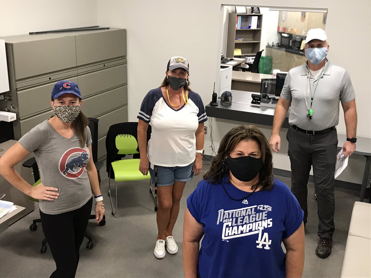 dmk8MUSD's tweet photo. Sports spirit day on Friday at Dove Mountain to celebrate the return of baseball! https://t.co/9Wx6k0bXrO