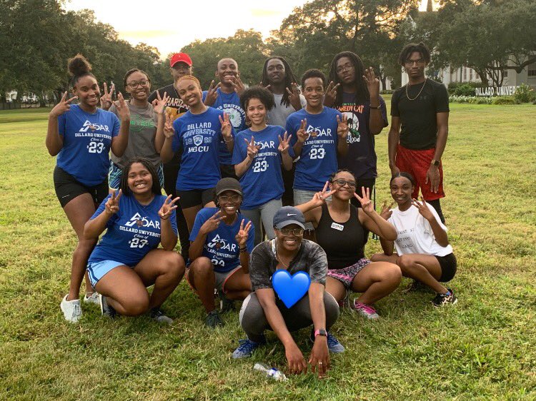 Dillard2023's tweet photo. #WhosWhoOfDU 
•THEE Class of 23💙
•Best class to walk The Oaks🌳
•Smartest class on campus🤓
•Hustlers🤑
•NOT ghetto🤗
•Class full of clowns just get to know us!😂❤️

Welcome #DU24 and all #DU23 transfers! 🥳 https://t.co/xFliBv1BXh
