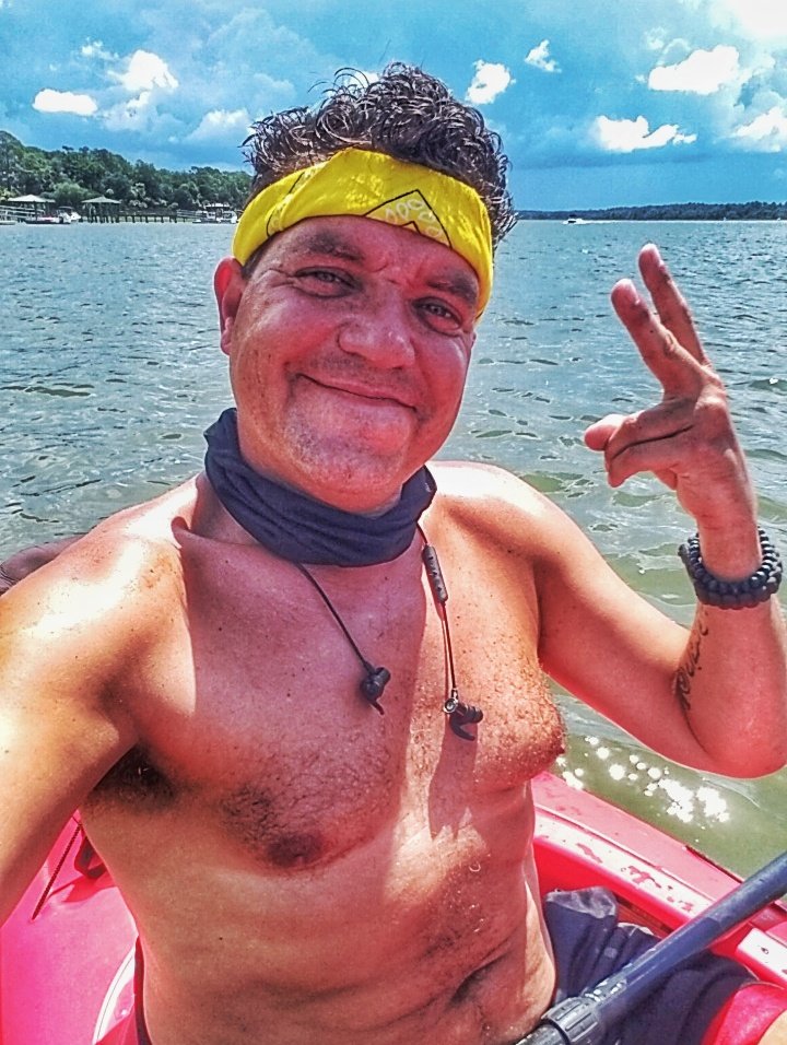 be_motivated_sc's tweet photo. Fun in the sun today!!! 3+ hour paddle #shineon #bemotivated #WITwhateverittakes #livehappy #goodvibes https://t.co/6LPAYBt5nx
