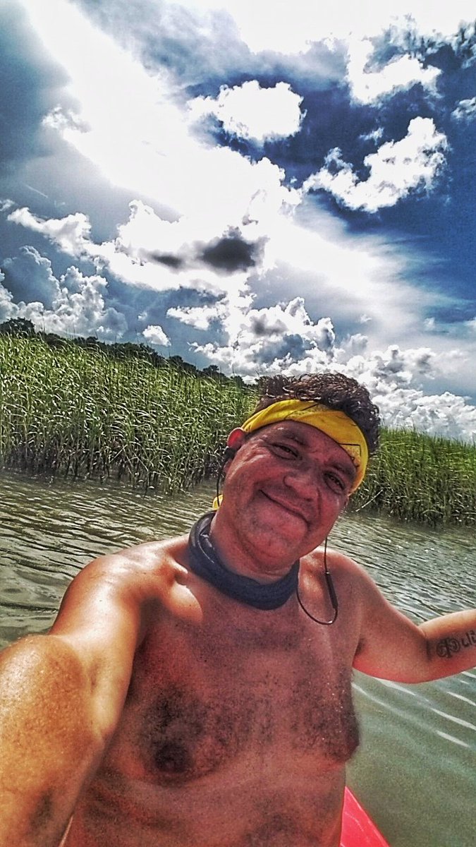 be_motivated_sc's tweet photo. Fun in the sun today!!! 3+ hour paddle #shineon #bemotivated #WITwhateverittakes #livehappy #goodvibes https://t.co/6LPAYBt5nx