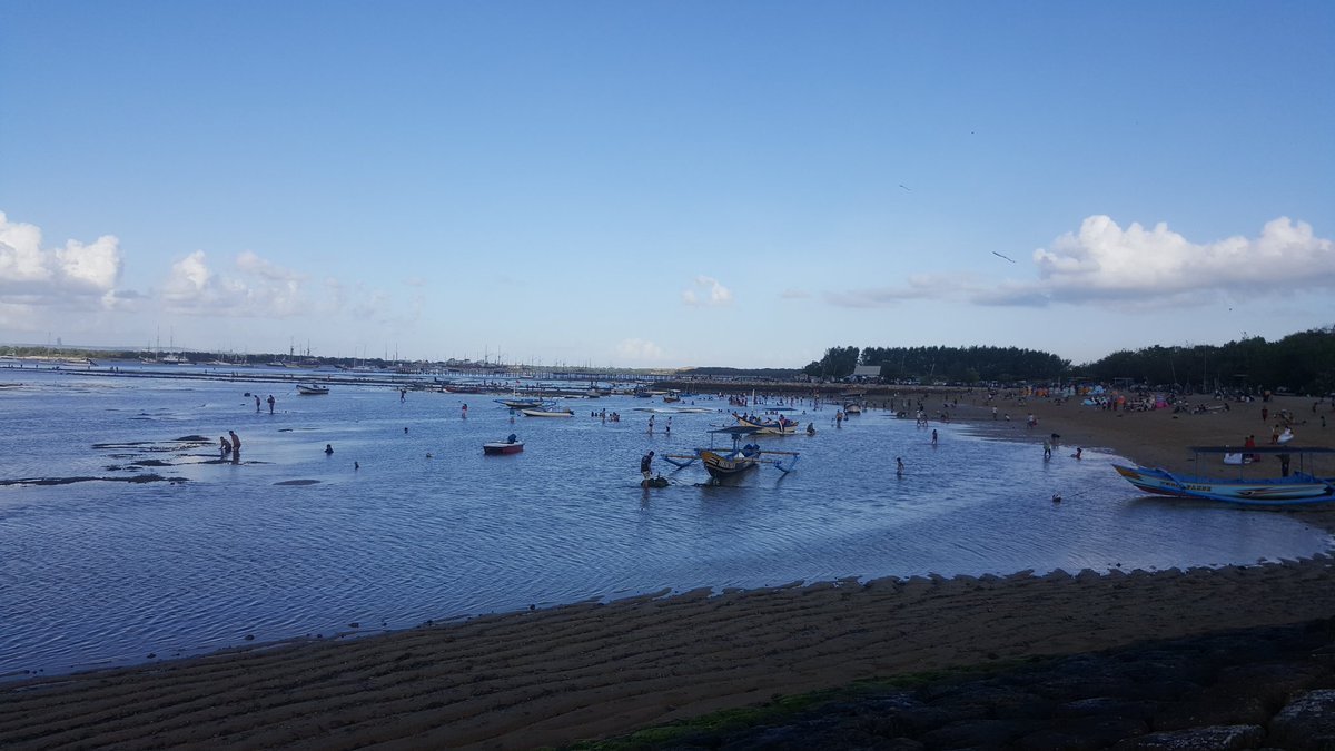 WhyGe's tweet photo. Mertasari Beach, Sanur this morning @SanurFestival @DenpasarKota https://t.co/wq1nE8Vq1q