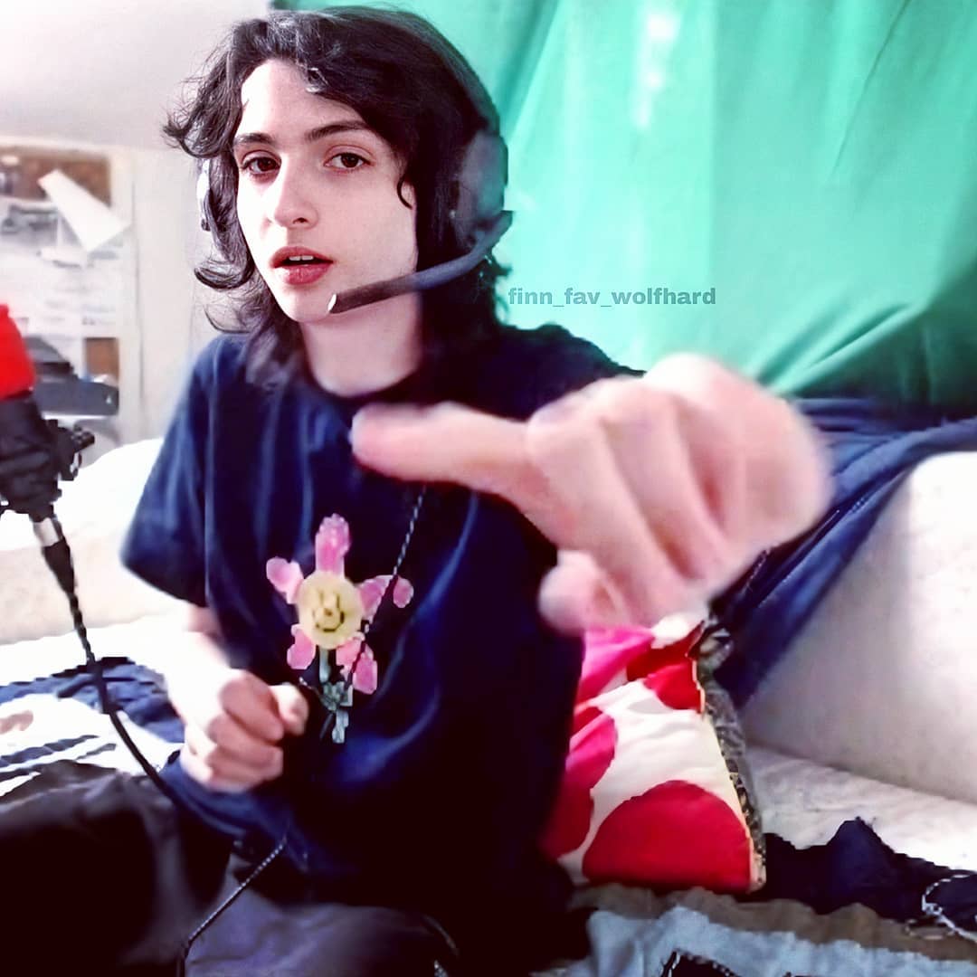 finnwolfhardba2's tweet photo. finn wolfhard you are so sweet https://t.co/Sv9b6jbYsR