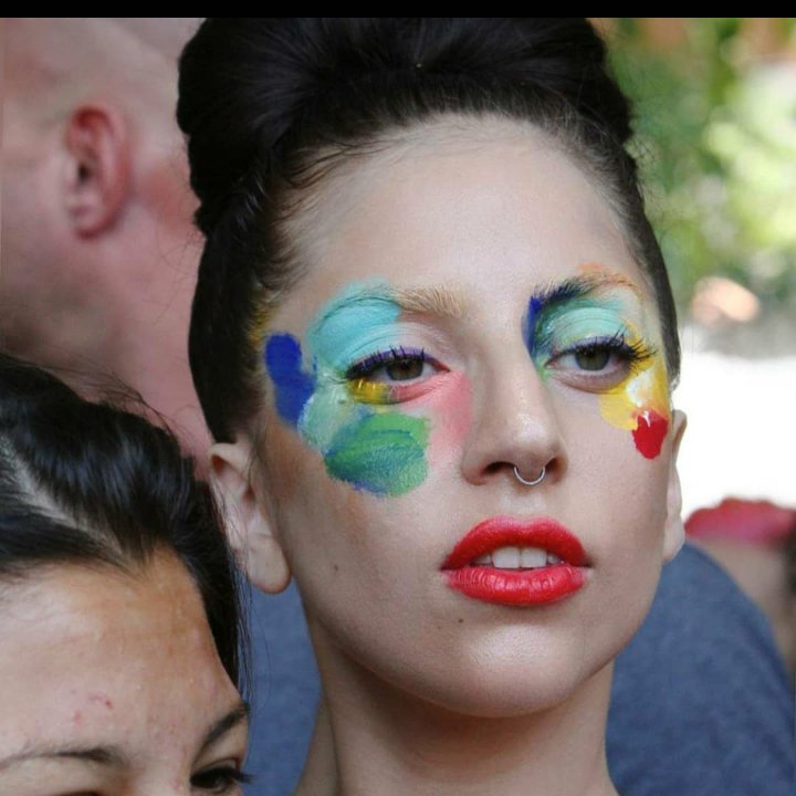 SourRare's tweet photo. A patroa // A cadelinha da patroa

E vamos de zoom party ARTPOP com o squad que eu amo 
💜💙💚💛❤ https://t.co/KqdY88eRfW