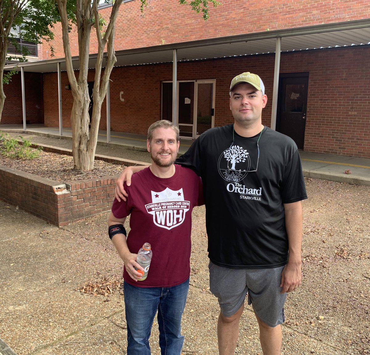 AJHSjackets's tweet photo. We ❤️ Community Partnerships ⛪️ 🏫 Huge SHOUT OUT and THANKS to Starkville Community Church and @OrchardStark for their help today to beautify our campus! @StarkvilleSD #AJHS #starkvillespark https://t.co/zZruUm2by7
