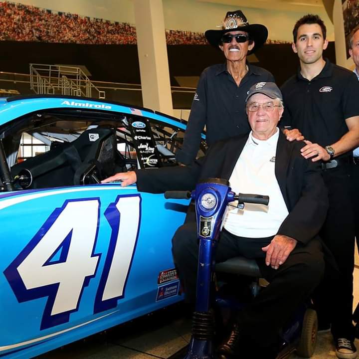 PettyBook200's tweet photo. Very sorry to hear of the passing of Maurice Petty, Richard Pettys head engine builder for decades. Please rest in peace "Chief"!🏁☹ https://t.co/kwDr7gEE1q