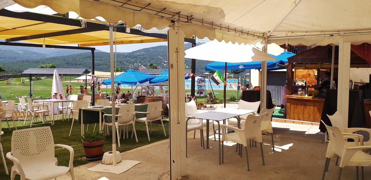 consaluda's tweet photo. Estamos en las piscinas La Cerrallana (Béjar) esperándote con un helado muuuy frío. ¿A qué esperas?  🍦😋 https://t.co/Yt2gdvlVwt