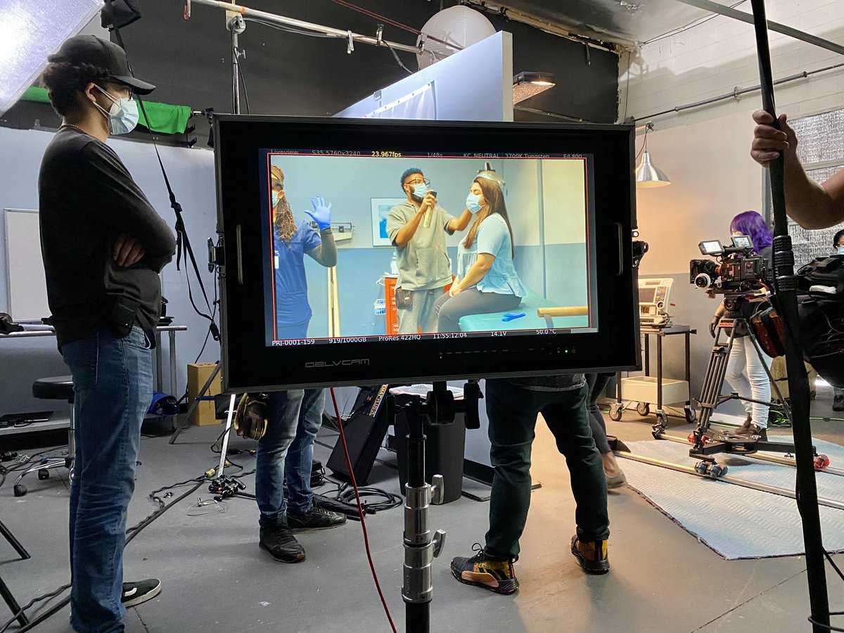 analydiamonaco's tweet photo. One more shot till we movie to our next location. 🙌 #companymove #setlife #lolasjourney https://t.co/DOY47RSwGN