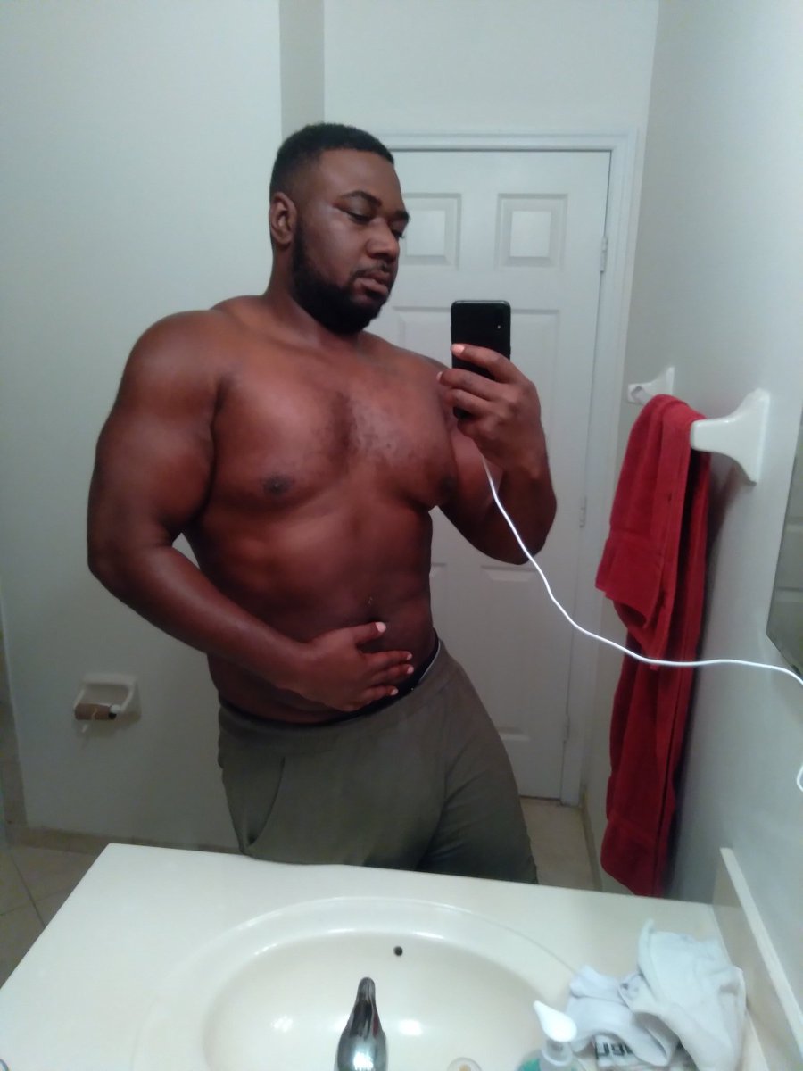fullbodytrell's tweet photo. Just walking and watching what I eat now
#bigboys #sexappeal #handsome #explorepage #305fitness #bestofthedayphoto #gym #gymmotivation #gymrat #workout #305miami #305 #armworkout #weightlossjourney #weighttrainingworkout https://t.co/INLnUgFJA3