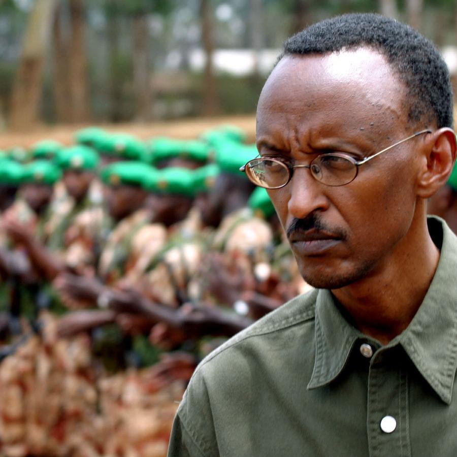 (THREAD)Paul Kagame, presidente do Ruanda é um piores genocidas e anti-democrata da história de África. A maioria dos africanos vê ele como um modelo a ser seguido, mas na verdade ele é uma simples marioneta posto pela América e o Ocidente para defender os seus interesses. 